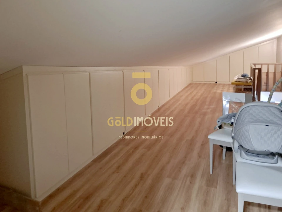 Moradia T3 para Venda em Duas Igrejas Foto 26