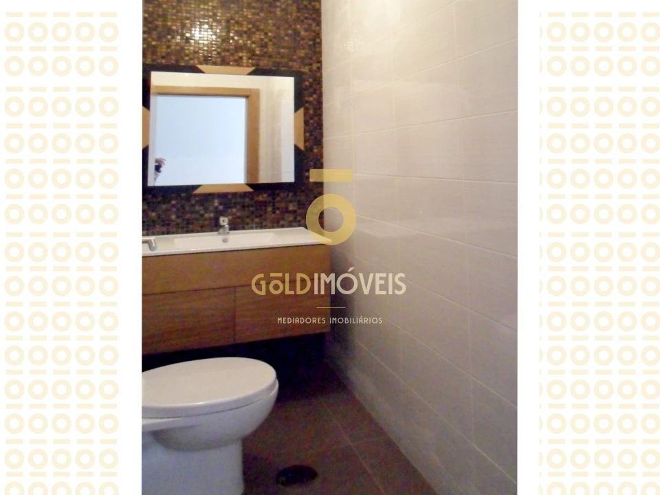 Moradia T3 para Venda em Duas Igrejas Foto 3