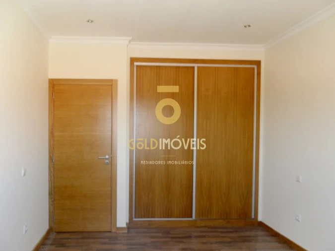 Moradia T3 para Venda em Duas Igrejas Foto 12