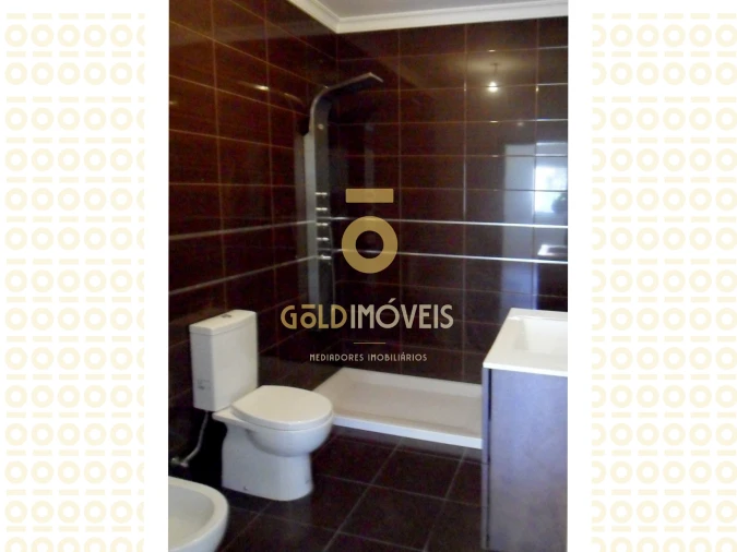 Moradia T3 para Venda em Duas Igrejas Foto 15