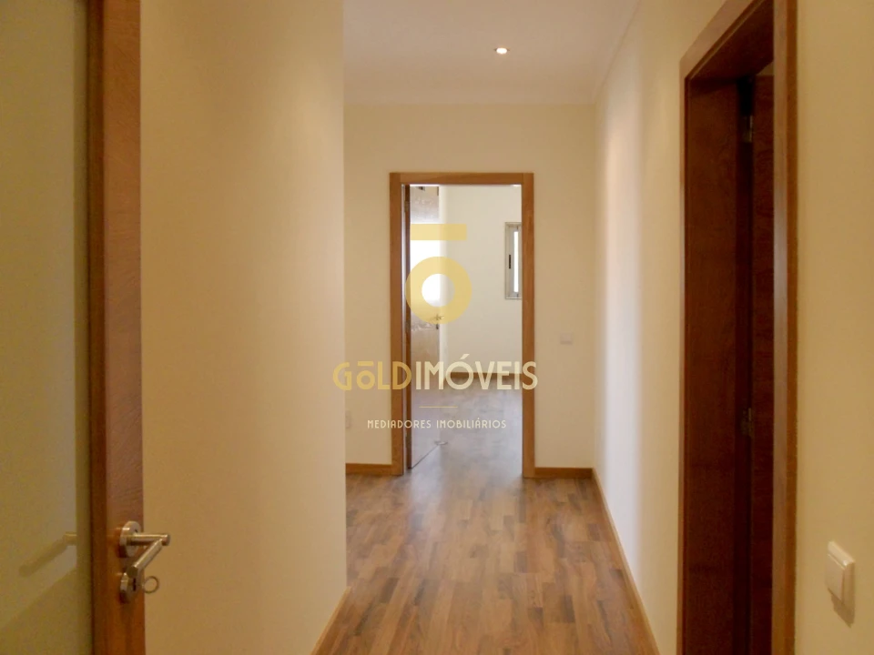 Moradia T3 para Venda em Duas Igrejas Foto 9