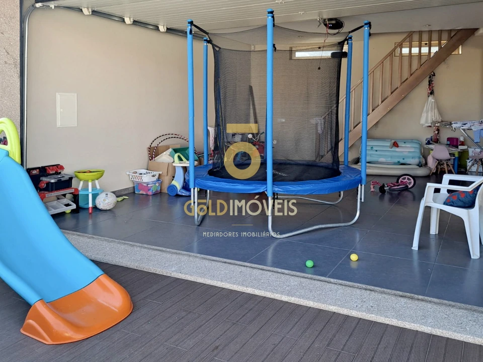 Moradia T3 para Venda em Duas Igrejas Foto 24