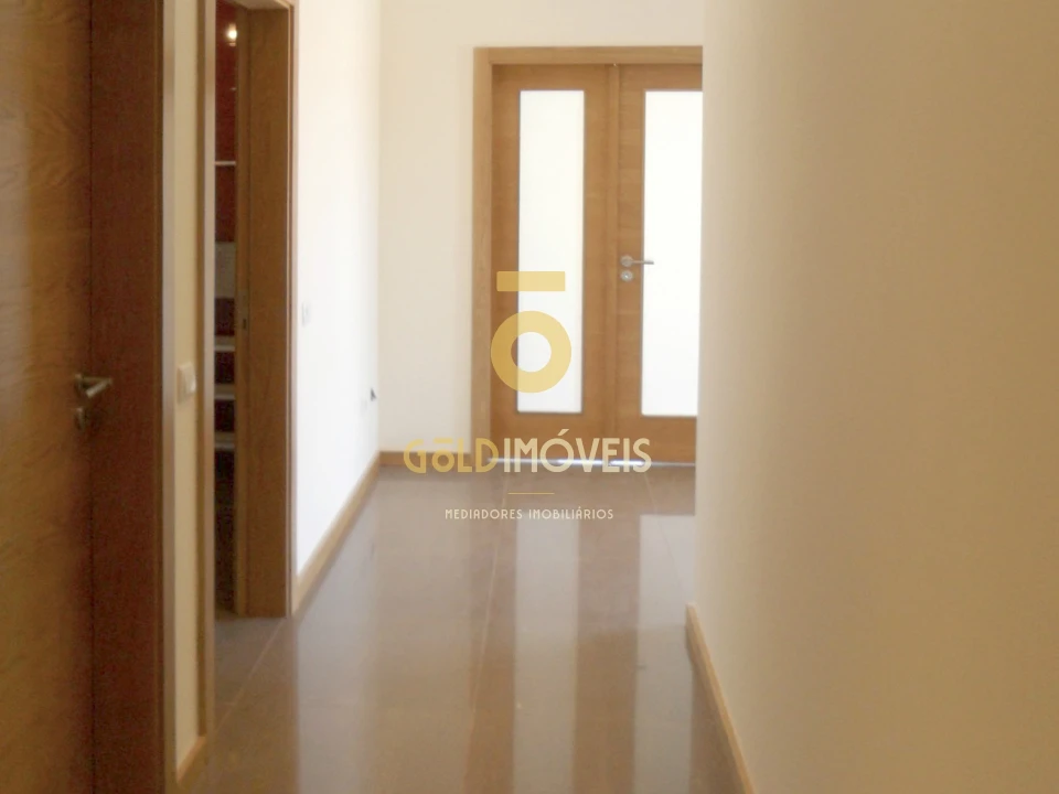 Moradia T3 para Venda em Duas Igrejas Foto 8