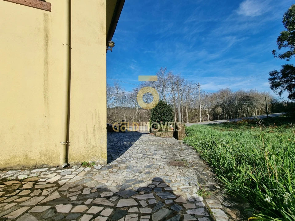 Moradia T5 para Venda em Milheiros de Poiares Foto 12