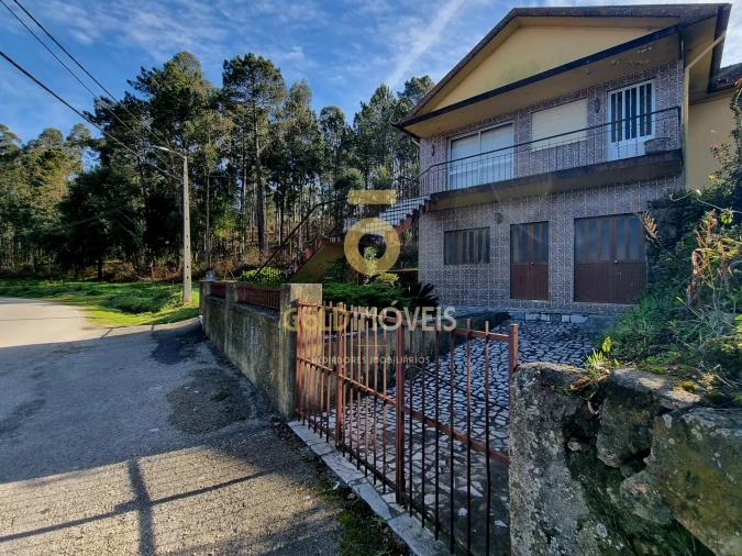 Moradia T5 para Venda em Milheiros de Poiares Foto 5