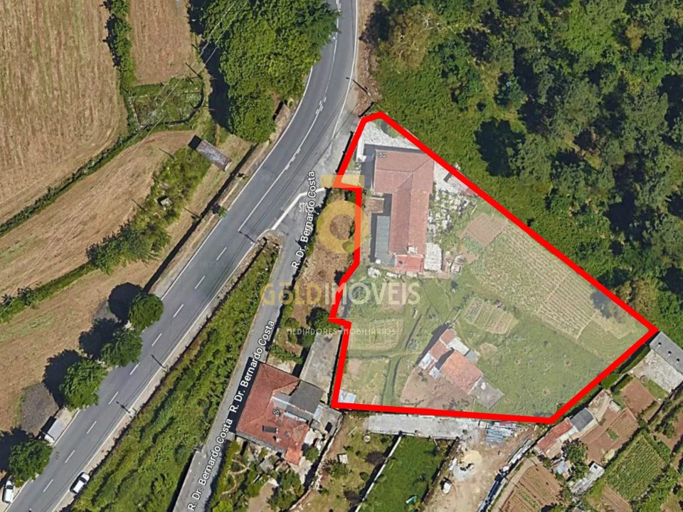 Moradia T5 para Venda em Milheiros de Poiares Foto 2