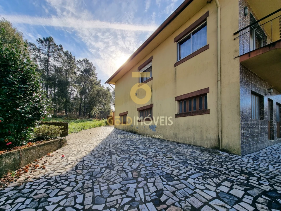 Moradia T5 para Venda em Milheiros de Poiares Foto 7