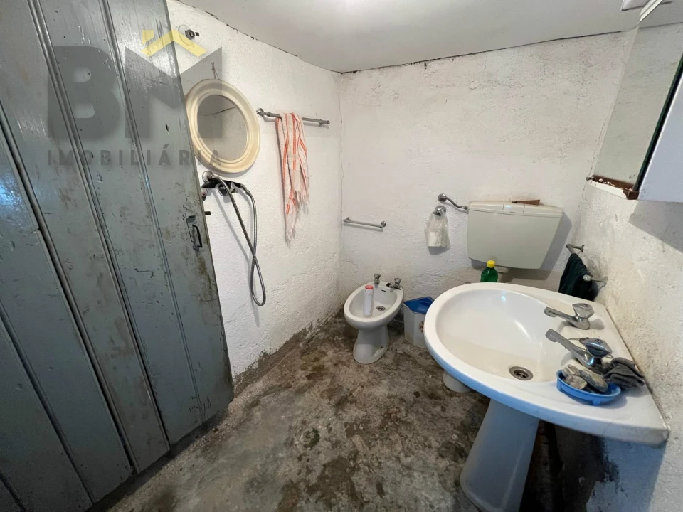 Moradia T0 para Venda em Salgueiro do Campo Foto 13