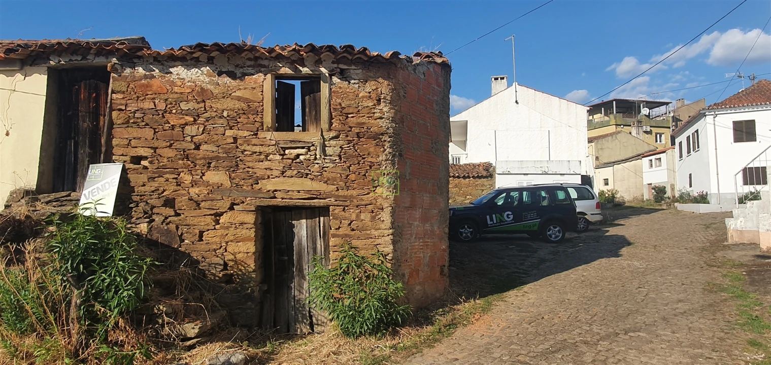 Moradia T1 para Venda em Sarzedas Foto 1