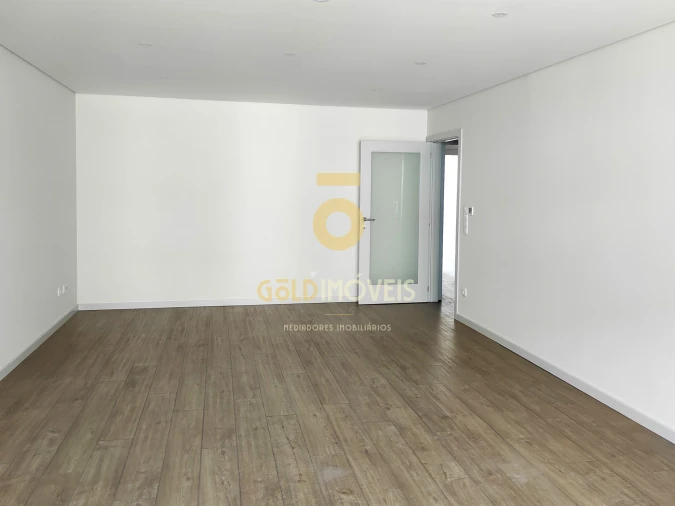 Apartamento T3 para Venda em Cedofeita, Santo Ildefonso, Sé, Miragaia, São Nicolau e Vitória Foto 3