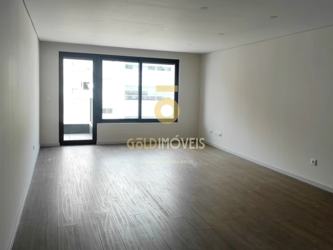 Apartamento T3 para Venda em Cedofeita, Santo Ildefonso, Sé, Miragaia, São Nicolau e Vitória Foto 2