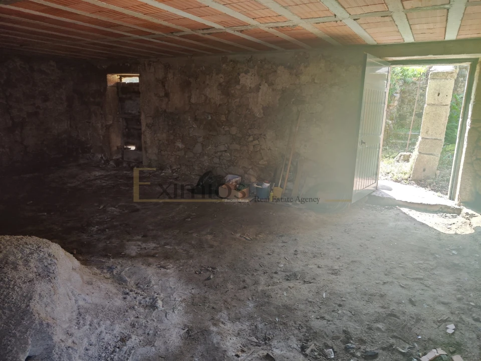 Moradia T0 para Venda em Azurara Foto 10