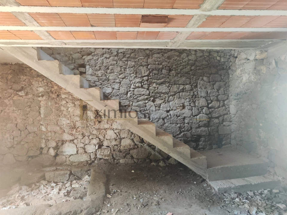 Moradia T0 para Venda em Azurara Foto 7