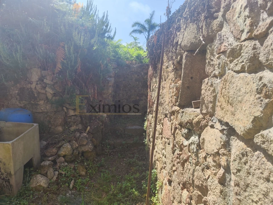 Moradia T0 para Venda em Azurara Foto 11