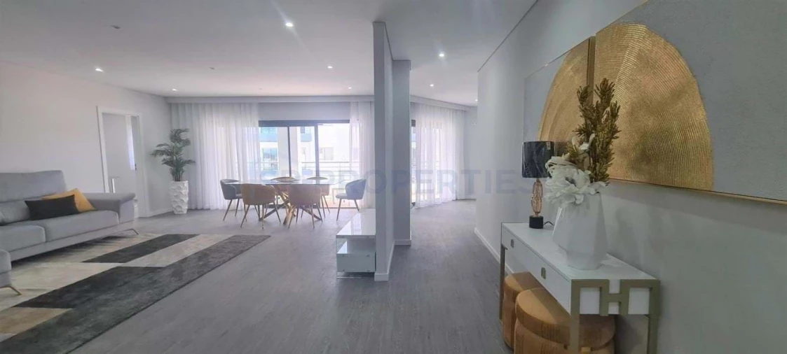 Apartamento T3 para Venda em Olhão Foto 8