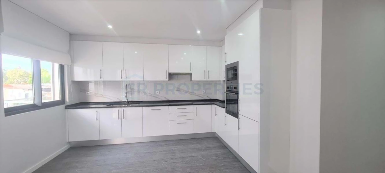 Apartamento T3 para Venda em Olhão Foto 2