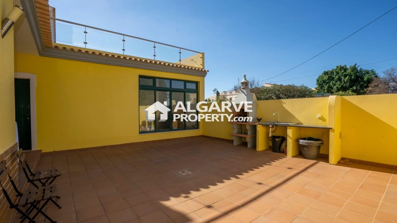 Apartamento T4 para Venda em Quelfes Foto 15