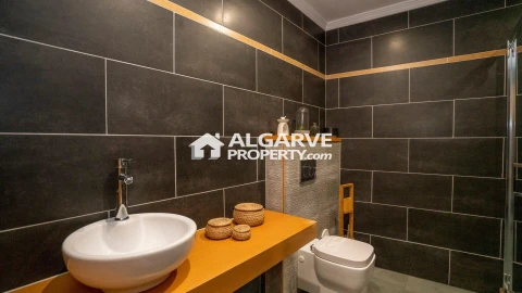 Apartamento T4 para Venda em Quelfes