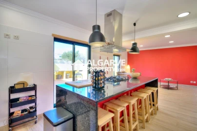 Apartamento T4 para Venda em Quelfes