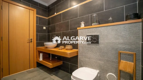 Apartamento T4 para Venda em Quelfes