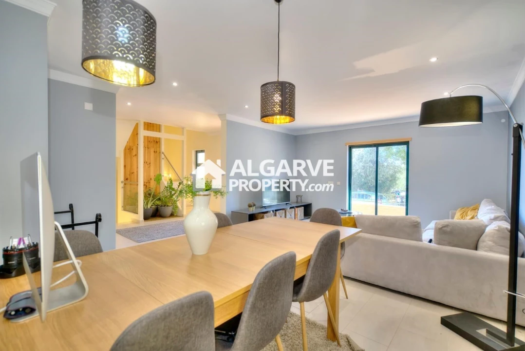 Apartamento T4 para Venda em Quelfes Foto 43