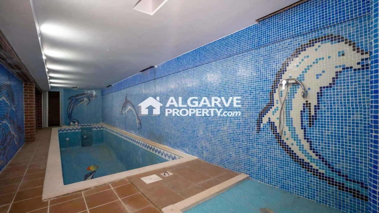 Apartamento T4 para Venda em Quelfes Foto 18