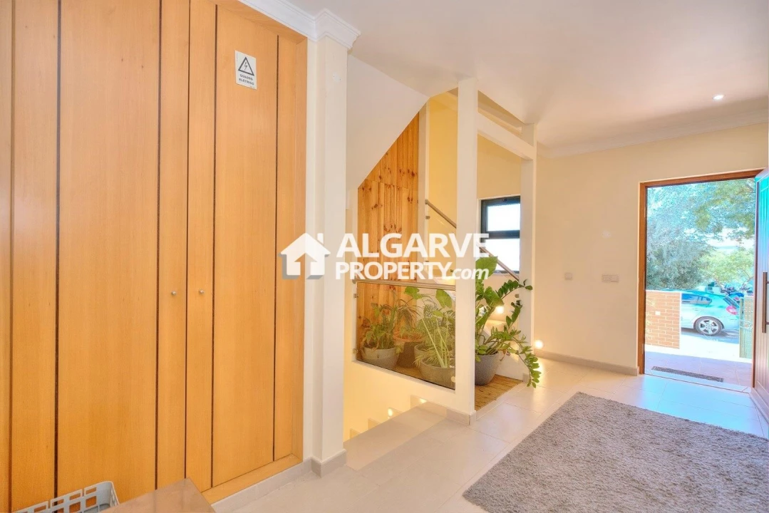 Apartamento T4 para Venda em Quelfes Foto 7