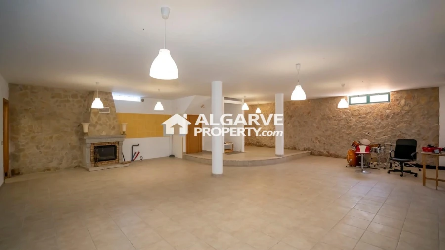 Apartamento T4 para Venda em Quelfes Foto 17