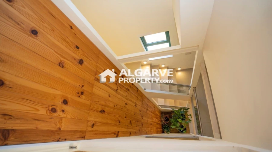 Apartamento T4 para Venda em Quelfes Foto 42
