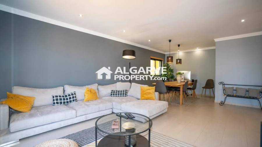 Apartamento T4 para Venda em Quelfes Foto 8
