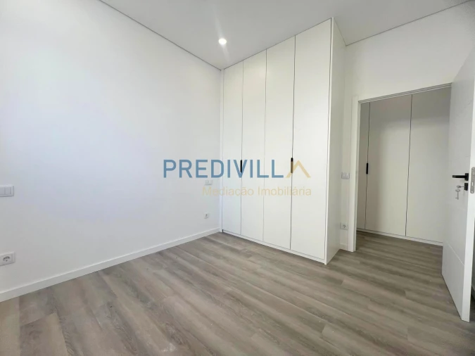 Apartamento T3 para Venda em Vilar de Pinheiro Foto 7