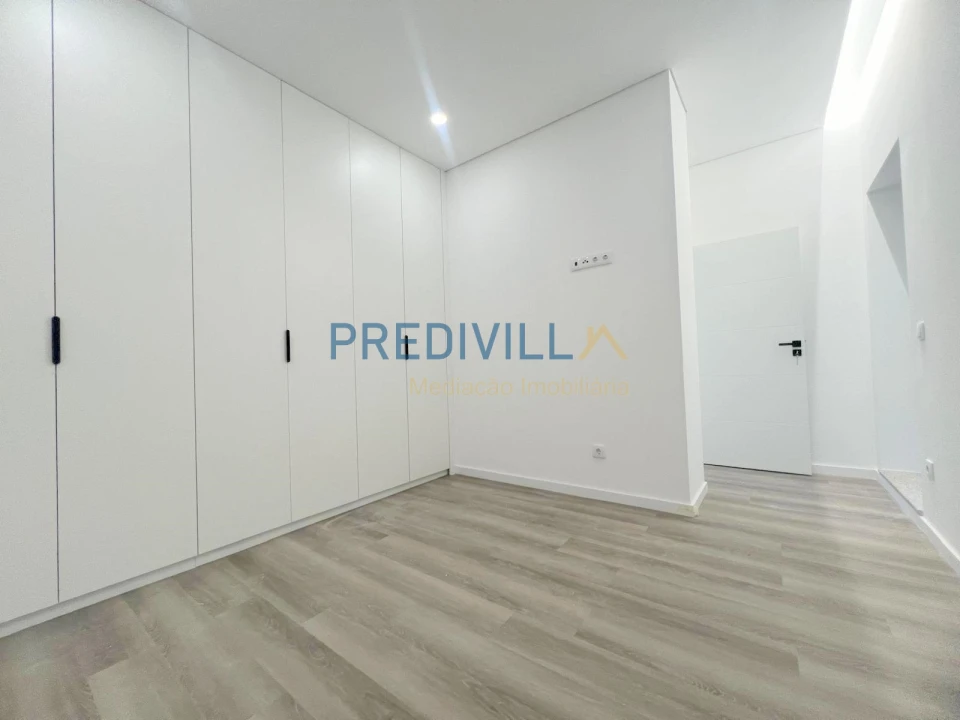 Apartamento T3 para Venda em Vilar de Pinheiro Foto 21