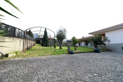 Moradia T3 para Venda em Ferreiros e Gondizalves