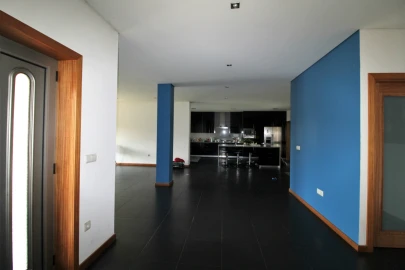 Moradia T3 para Venda em Ferreiros e Gondizalves