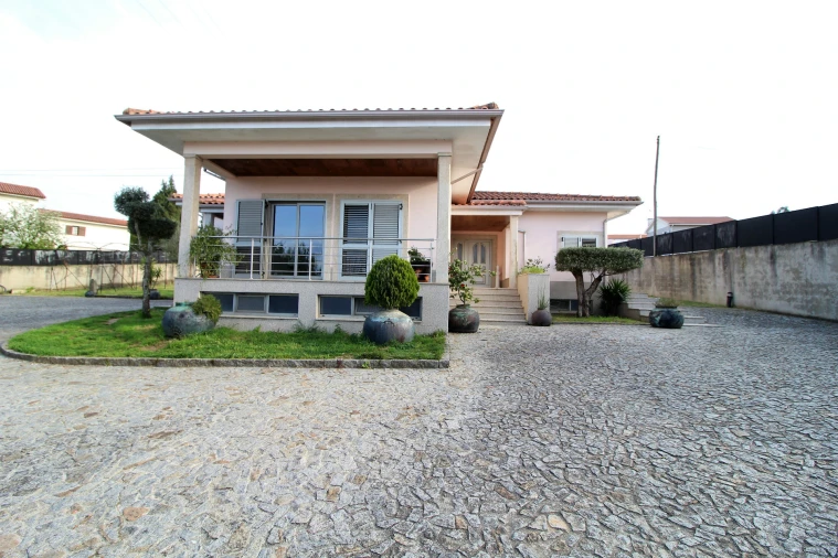 Moradia T3 para Venda em Ferreiros e Gondizalves Foto 2