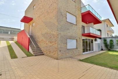 Moradia T4 para Venda em Lomar e Arcos