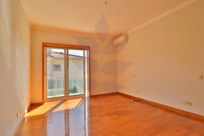 Moradia T4 para Venda em Lomar e Arcos