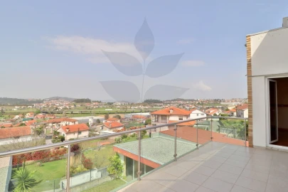 Moradia T4 para Venda em Lomar e Arcos