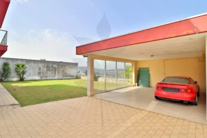 Moradia T4 para Venda em Lomar e Arcos