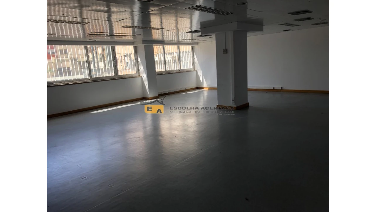 Escritório para Arrendamento em Lordelo do Ouro e Massarelos Foto 8