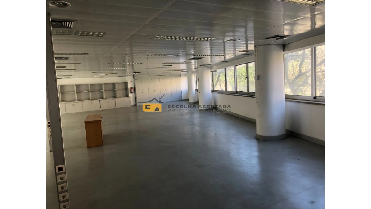 Escritório para Arrendamento em Lordelo do Ouro e Massarelos Foto 6