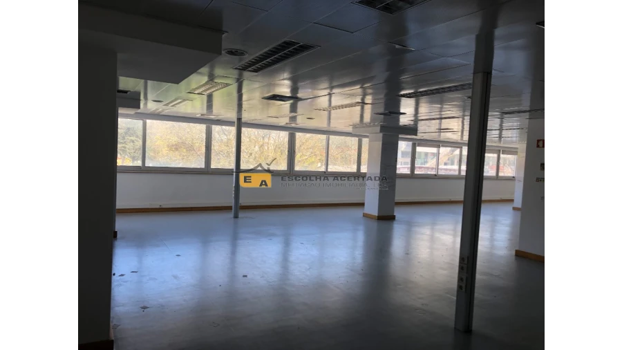 Escritório para Arrendamento em Lordelo do Ouro e Massarelos Foto 5