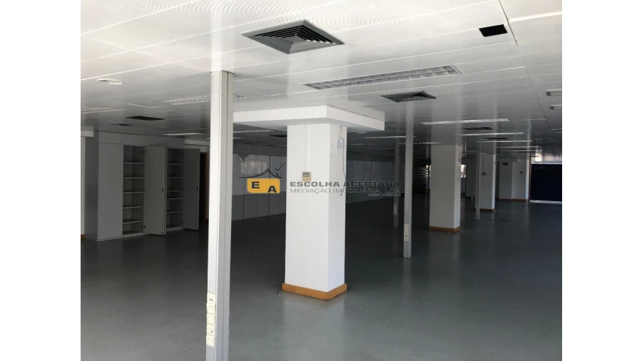 Escritório para Arrendamento em Lordelo do Ouro e Massarelos Foto 9