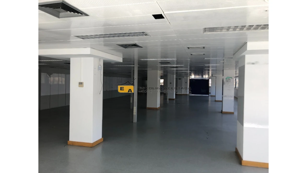 Escritório para Arrendamento em Lordelo do Ouro e Massarelos Foto 7