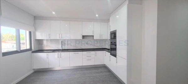 Apartamento T3 para Venda em Olhão