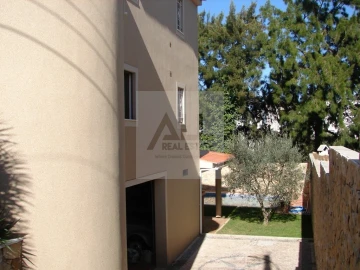 Moradia T4 para Venda em Lagos (São Sebastião e Santa Maria)