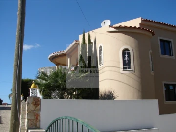 Moradia T4 para Venda em Lagos (São Sebastião e Santa Maria)