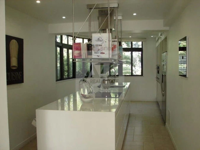 Moradia T4 para Venda em Lagos (São Sebastião e Santa Maria) Foto 5
