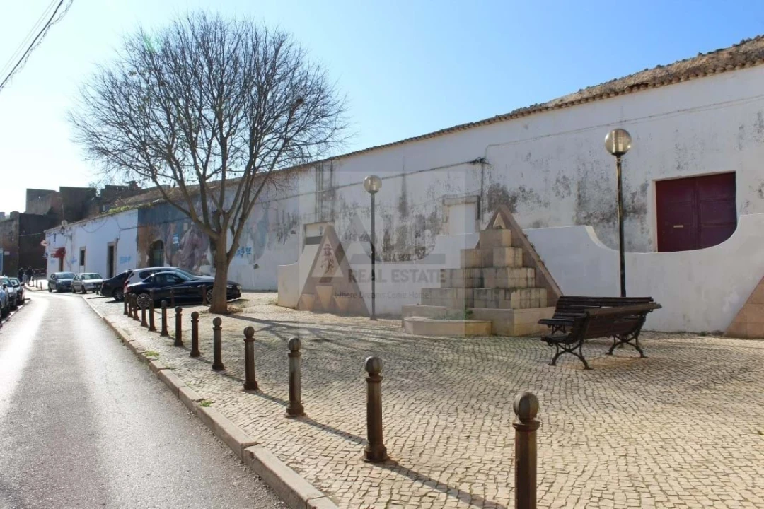Negócio para Venda em Lagos (São Sebastião e Santa Maria) Foto 1