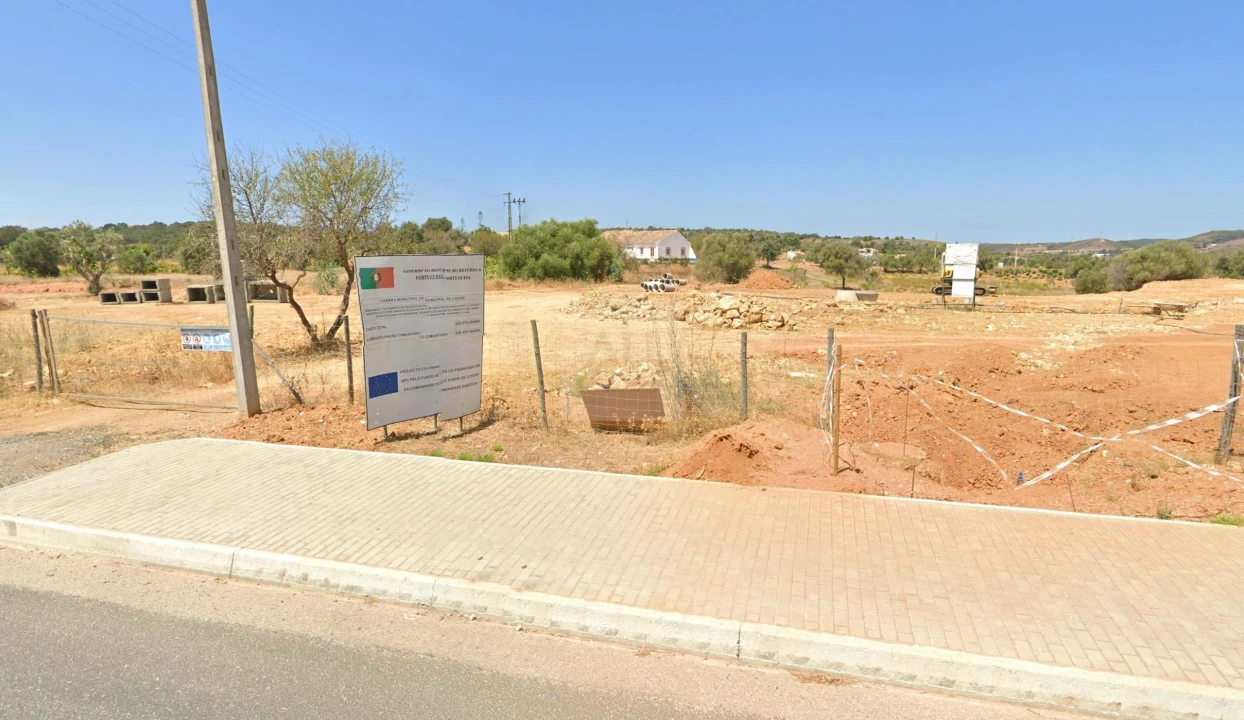Terreno para Venda em Lagos (São Sebastião e Santa Maria) Foto 3